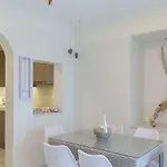 Pebbles 1bd House With Sea View In The Heart Of Apartamento
